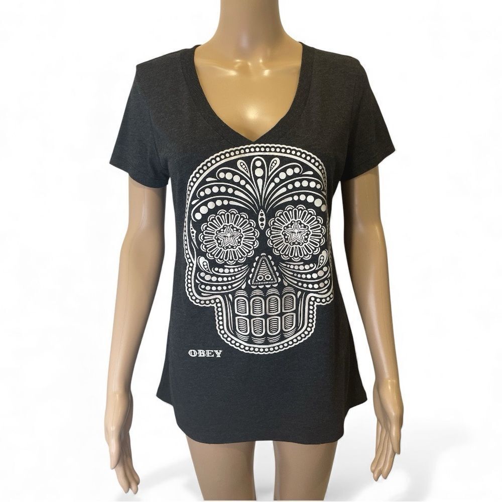 Obey Charcoal Tee with White Skull V-neckline Design size M